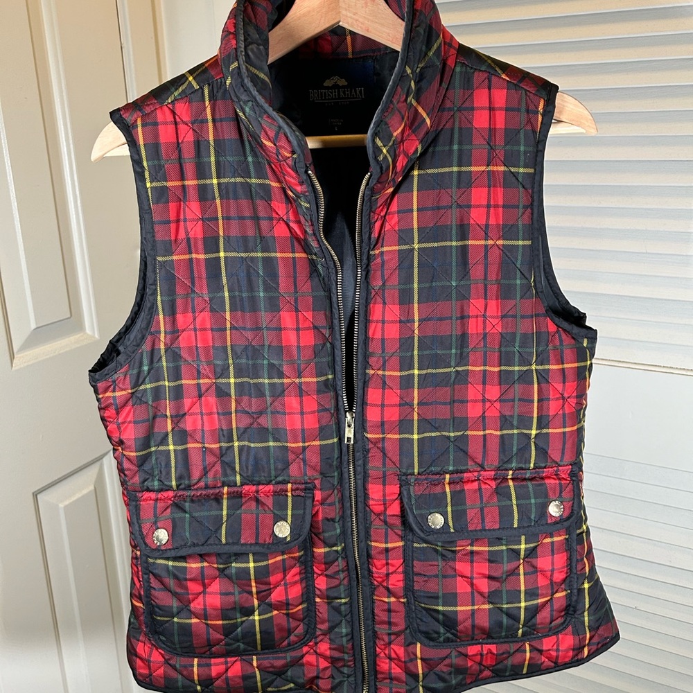 Vest L Size , Like New Only Used Twice ,Unisex Mix Color